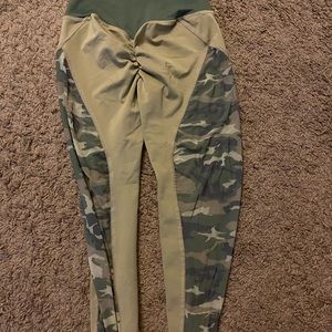 Abs 2 an workout leggings with scrunch butt